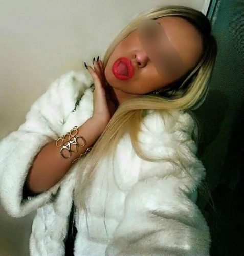 Liebevolles junges Girl gallery_2