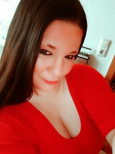 Suchst du heute noch sex dann melde dich Deutschland Susanne 