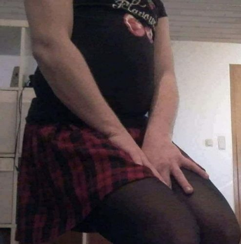 Biete mich, devotes und braves &bdquo;M&auml;dchen&ldquo; gallery_0