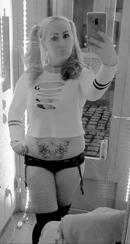 S&uuml;&szlig;e M&auml;dchen wartet gallery_0
