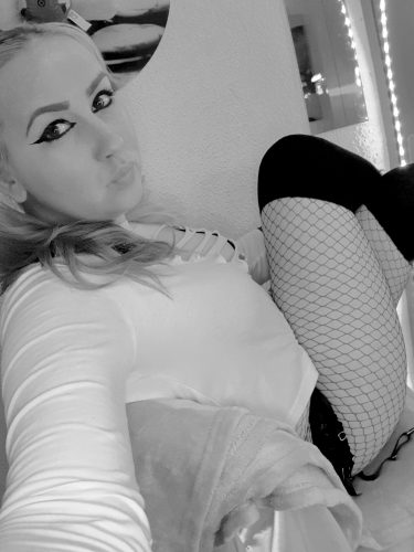 S&uuml;&szlig;e M&auml;dchen wartet gallery_5