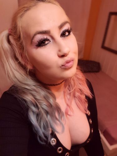 S&uuml;&szlig;e M&auml;dchen wartet gallery_4