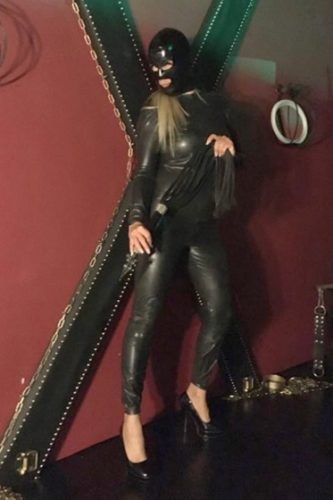 Erotische- und bizarre Sex-Spiele miti Lady Thifun gallery_1