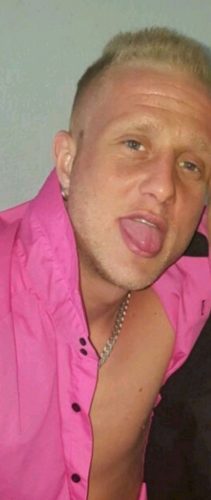 Er verw&ouml;hnt sie nach Strich und Faden! gallery_1
