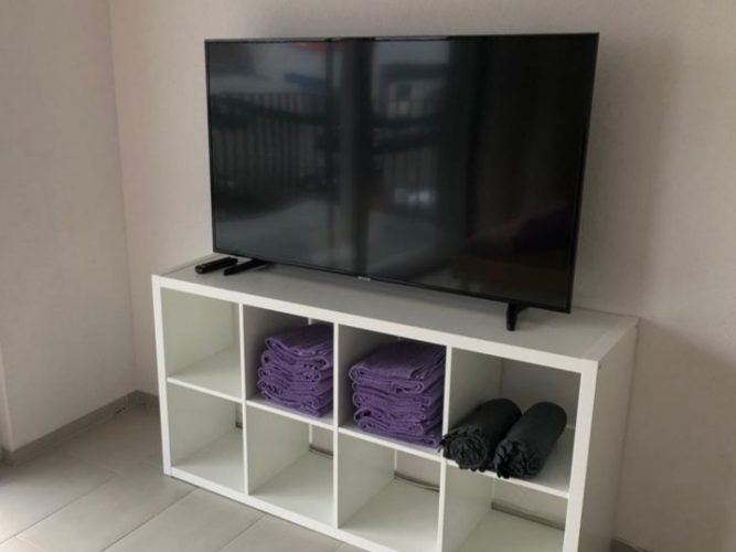 ALLEINE ARBEITEN IN EINER KLEINEN WOHNUNG IN WOHLEN gallery_1