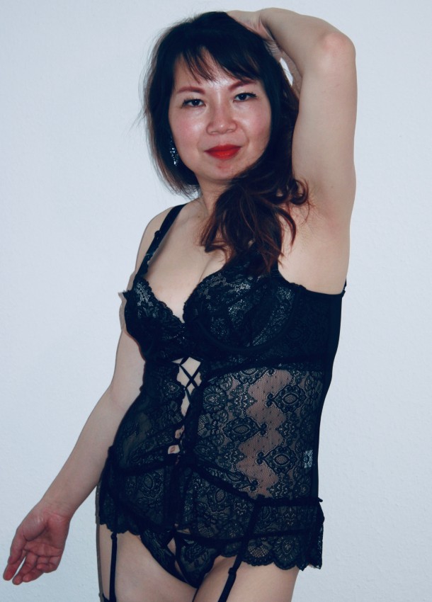 Sie sucht ihn 69