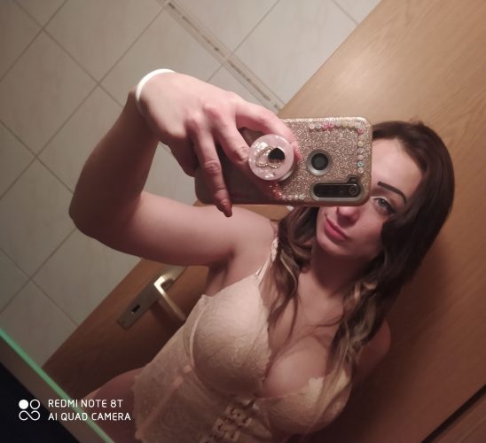 ❤️✅❤️ KLEINES M&Auml;DCHEN ❤️ Ich bin Lola ganz neue im Bern. Junge geil frau warten auf dich😍😘 gallery_0