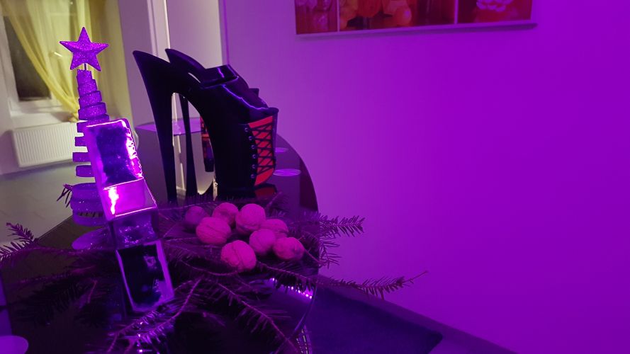 Nette Kollegin gesucht f&uuml;r bekannte Studios! Top Verdienst!! gallery_2