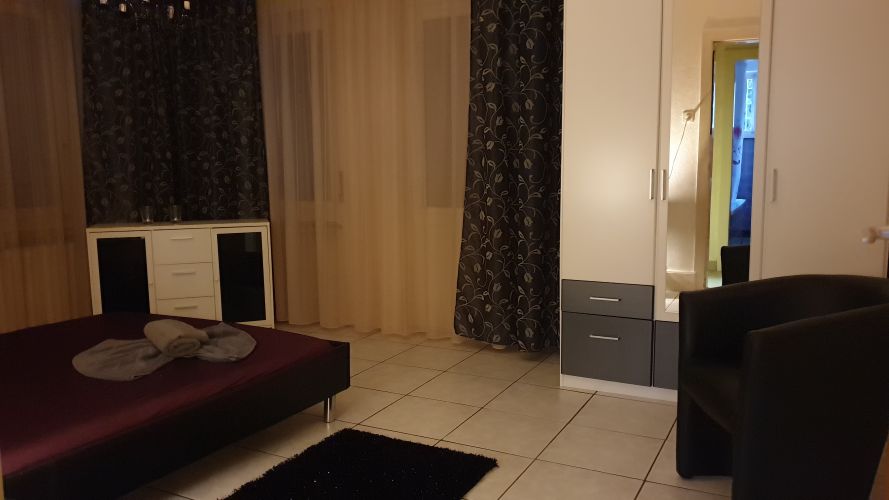 Zimmer frei! Privat & diskret! Miete oder %! gallery_0