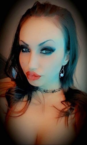 Horny Marilyn gallery_1