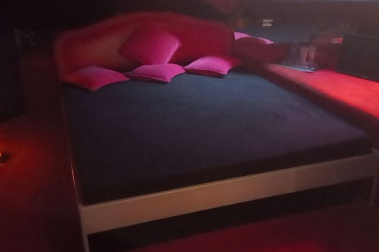 Exclusive club–much money // Exklusiver Club–viel Geld gallery_5