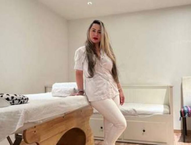Neyza- Esther - Valentina gallery_0