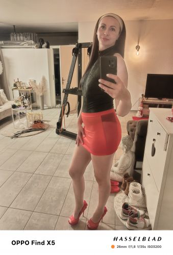Lea Die gr&ouml;&szlig;te wirklich feine Dame gallery_1