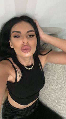 Hot New Squirtingn Quen Mimi gallery_0