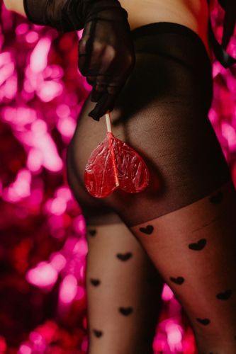 Hallo ich bin die CH-Melanie mit handvollen Tittchen..... gallery_2