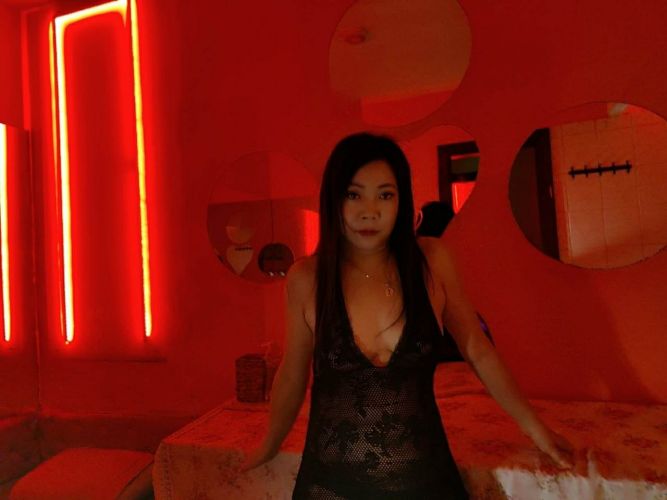 Eng, zierlich und süß wie Zucker gallery_1