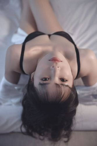 yuki sch&ouml;ne und junge aian gallery_2
