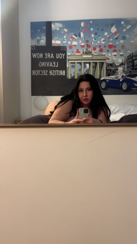 Geile Bumbsbare Curvy Milf gallery_6