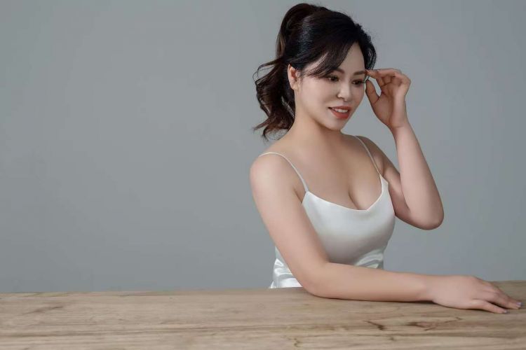 Zuckers&uuml;&szlig;e, sehr kleingebaute Chinesin! gallery_0