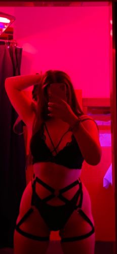 Sexy Studentin bietet Sex f&uuml;r Geld, bei mir oder bei dir gallery_1