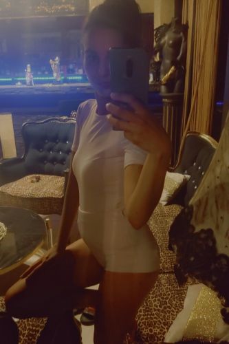 Mini skinny Teeny: enge Muschi &ndash; knackiger Analarsch gallery_1